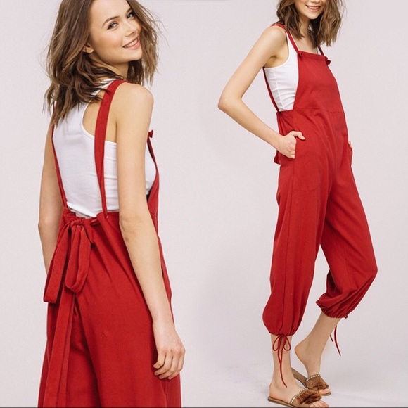 NEW!✨ Red Overalls Capri Tie Back - Picture 3 of 3